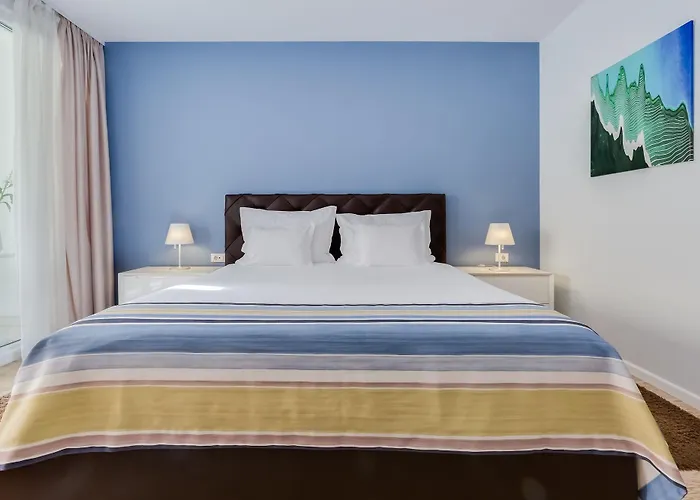 לינה וארוחת בוקר Bb ספליט