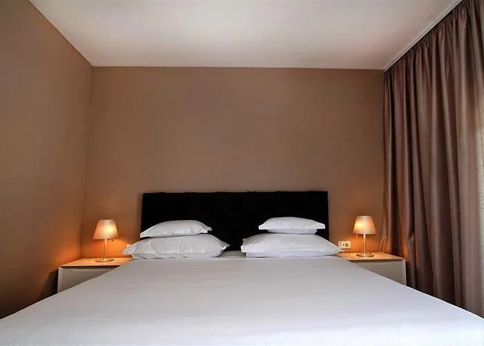 Alojamento de Acomodação e Pequeno-almoço Bb 4*