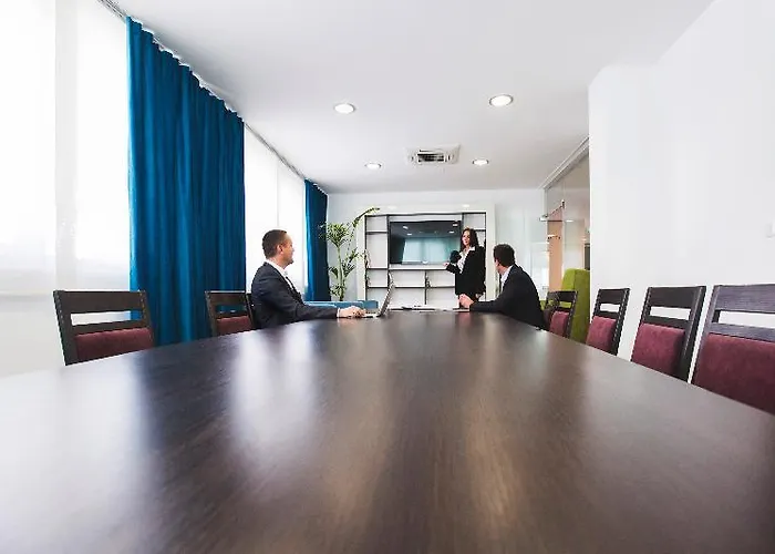 Alojamento de Acomodação e Pequeno-almoço Bb 4*